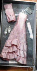JACKIE ONASSIS KENNEDY 16"  DOLL PINK SILK EMBASSY DINNER ENSEMBLE COMPLETE  NEW IN BOX